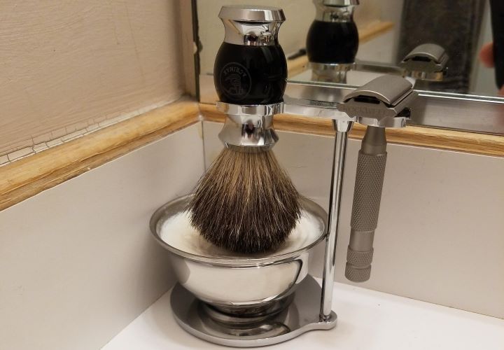 Using the deluxe shaving bowl from Acrimax