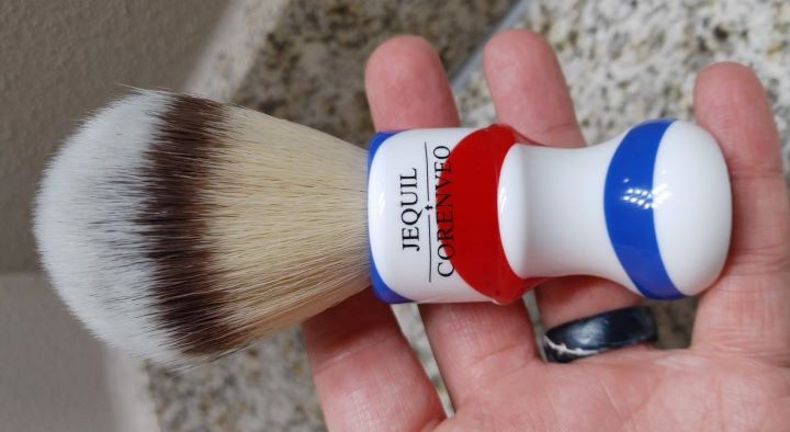 Validating how appealing the shaving brush for bald head from Je& Co
