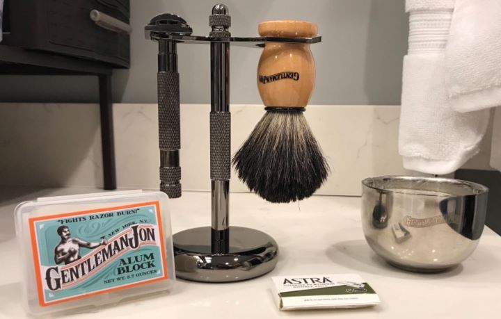 Having the complete vintage shaving kit from Gentleman Jon