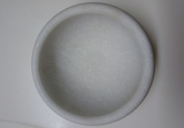 Checking the quality of the good marble shaving bowl